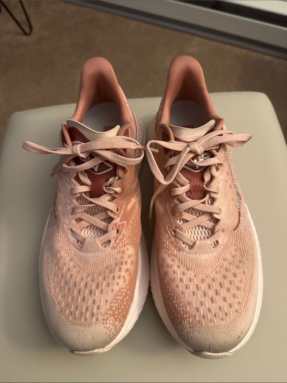 Hoka Mach 6 women’s running shoes. - Picture 3 of 10